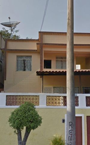 Casa à venda com 167m², 4 quartos e 1 vaga Casa à venda com 167m², 4 quartos e 1 vagaFachada