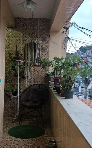 Casa à venda com 167m², 4 quartos e 1 vaga Casa à venda com 167m², 4 quartos e 1 vagaÁrea externa