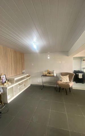 Casa à venda com 167m², 4 quartos e 1 vaga Casa à venda com 167m², 4 quartos e 1 vagaSala