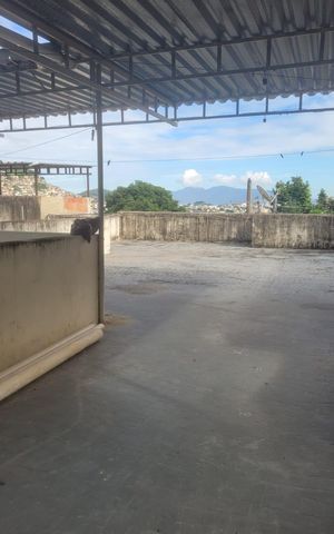 Casa à venda com 167m², 4 quartos e 1 vaga Casa à venda com 167m², 4 quartos e 1 vagaÁrea externa