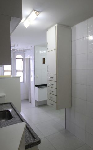 Apartamento à venda com 83m², 2 quartos e 1 vagaCozinha