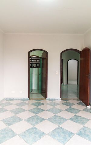 Casa à venda com 322m², 5 quartos e 8 vagas Casa à venda com 322m², 5 quartos e 8 vagasSuíte 3