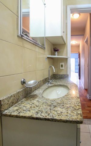 Casa à venda com 152m², 5 quartos e 2 vagas Casa à venda com 152m², 5 quartos e 2 vagasBanheiro social