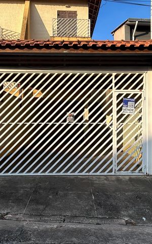 Casa à venda com 133m², 3 quartos e 3 vagasFachada