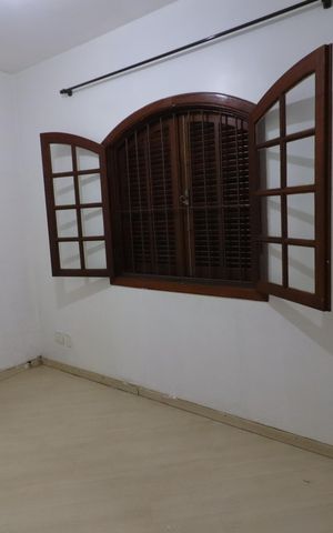 Casa à venda com 311m², 5 quartos e 2 vagasQuarto 3