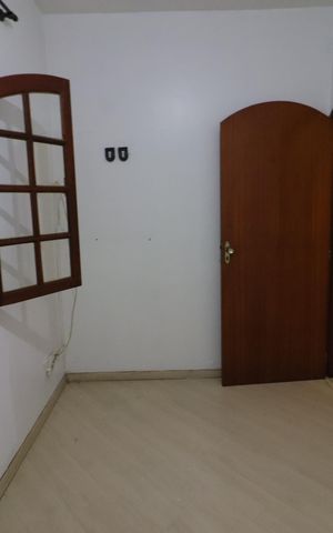 Casa à venda com 311m², 5 quartos e 2 vagasQuarto 3