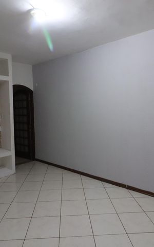Casa à venda com 311m², 5 quartos e 2 vagasSala