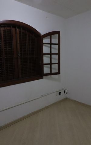 Casa à venda com 311m², 5 quartos e 2 vagasQuarto 2
