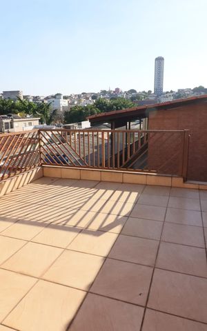 Casa à venda com 311m², 5 quartos e 2 vagasQuintal
