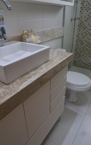 Casa de condomínio à venda com 160m², 3 quartos e 2 vagasBanheiro suíte 