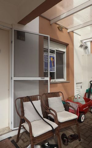 Casa de condomínio à venda com 160m², 3 quartos e 2 vagasPlaca
