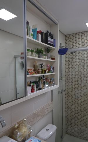 Casa de condomínio à venda com 160m², 3 quartos e 2 vagasBanheiro suíte 