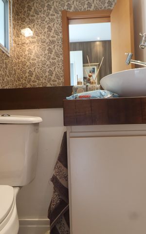 Casa de condomínio à venda com 160m², 3 quartos e 2 vagasLavabo