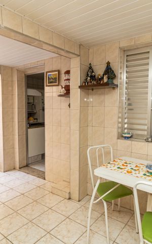 Casa à venda com 300m², 2 quartos e 2 vagasÁrea de Serviço