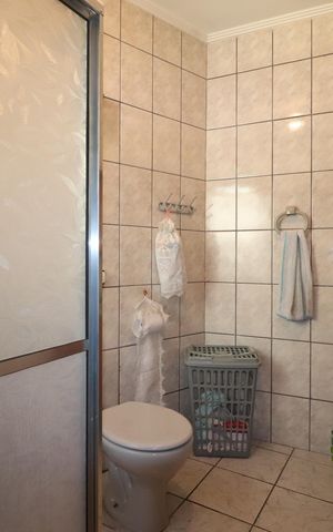 Casa à venda com 116m², 3 quartos e 2 vagasBanheiro 2