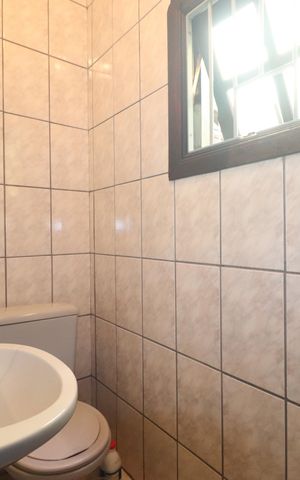 Casa à venda com 116m², 3 quartos e 2 vagasLavabo