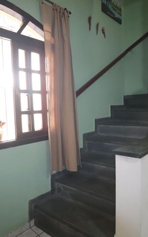 Casa à venda com 116m², 3 quartos e 2 vagasEscada