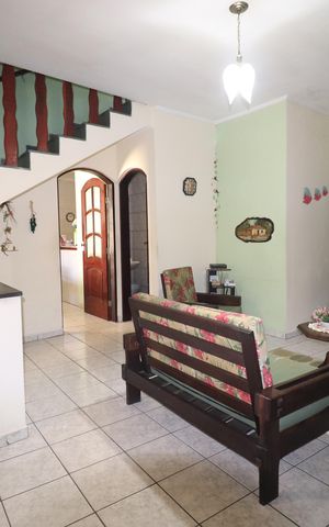 Casa à venda com 116m², 3 quartos e 2 vagasSala