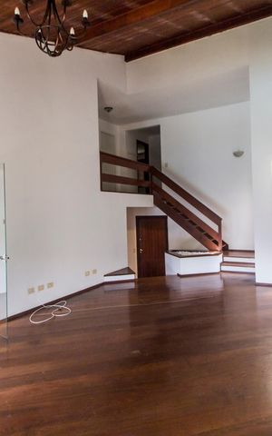 Casa de condomínio para alugar com 490m², 4 quartos e 4 vagas Casa de condomínio para alugar com 490m², 4 quartos e 4 vagasSala