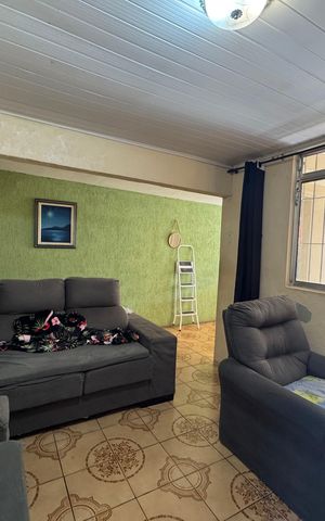 Casa à venda com 150m², 3 quartos e 1 vaga Casa à venda com 150m², 3 quartos e 1 vagaSala