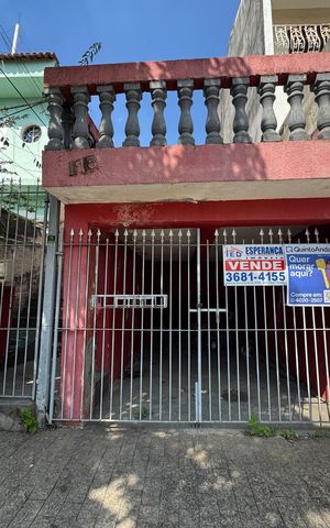 Casa à venda com 150m², 3 quartos e 1 vaga Casa à venda com 150m², 3 quartos e 1 vagaFachada com placa