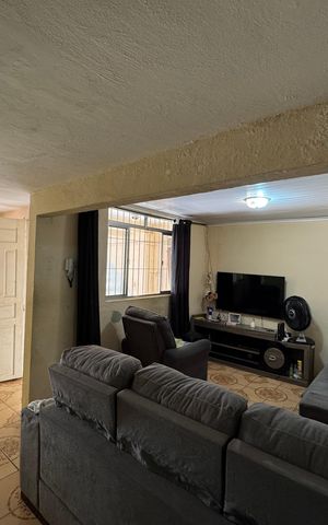 Casa à venda com 150m², 3 quartos e 1 vaga Casa à venda com 150m², 3 quartos e 1 vagaSala