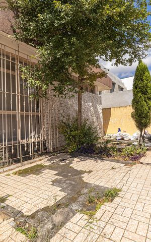 Casa à venda com 250m², 2 quartos e 1 vaga Casa à venda com 250m², 2 quartos e 1 vagaEntrada