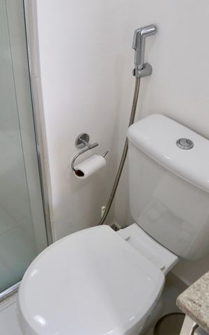 Apartamento para alugar com 90m², 2 quartos e 2 vagas Apartamento para alugar com 90m², 2 quartos e 2 vagasBanheiro