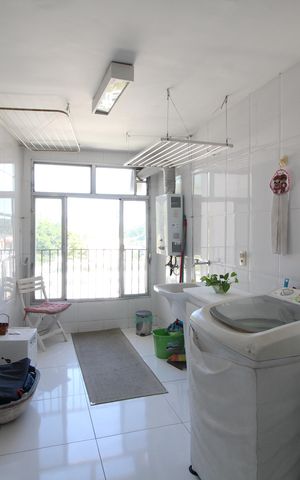 Apartamento à venda com 147m², 4 quartos e 1 vagaÁrea de Serviço
