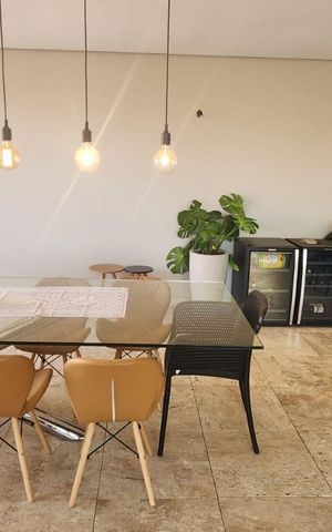 Apartamento à venda com 320m², 4 quartos e 4 vagas Apartamento à venda com 320m², 4 quartos e 4 vagasÁrea externa