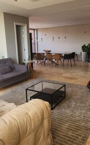 Apartamento à venda com 320m², 4 quartos e 4 vagas Apartamento à venda com 320m², 4 quartos e 4 vagasÁrea externa