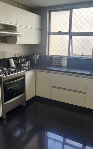 Apartamento à venda com 320m², 4 quartos e 4 vagas Apartamento à venda com 320m², 4 quartos e 4 vagasCozinha