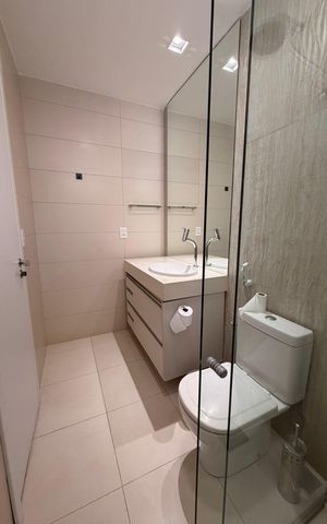 Apartamento à venda com 320m², 4 quartos e 4 vagas Apartamento à venda com 320m², 4 quartos e 4 vagasBanheiro