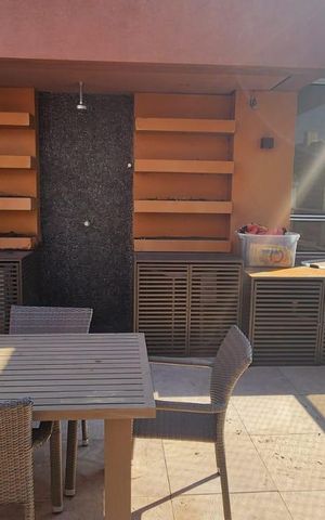 Apartamento à venda com 320m², 4 quartos e 4 vagas Apartamento à venda com 320m², 4 quartos e 4 vagasÁrea externa