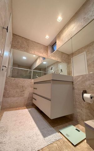 Apartamento à venda com 320m², 4 quartos e 4 vagas Apartamento à venda com 320m², 4 quartos e 4 vagasBanheiro