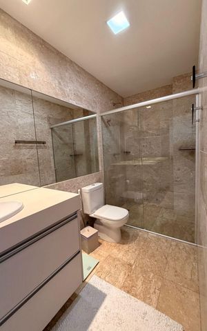 Apartamento à venda com 320m², 4 quartos e 4 vagas Apartamento à venda com 320m², 4 quartos e 4 vagasBanheiro