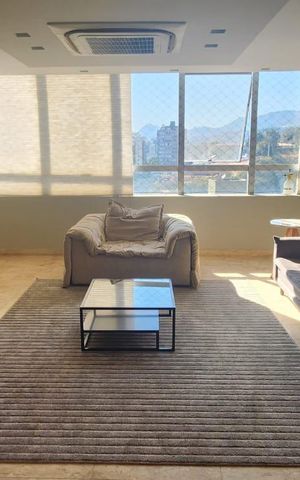 Apartamento à venda com 320m², 4 quartos e 4 vagas Apartamento à venda com 320m², 4 quartos e 4 vagasÁrea externa