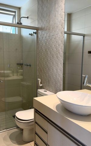 Apartamento à venda com 320m², 4 quartos e 4 vagas Apartamento à venda com 320m², 4 quartos e 4 vagasBanheiro