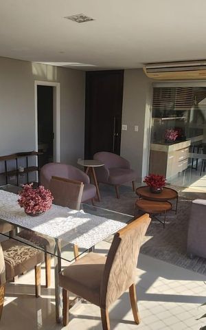 Apartamento à venda com 320m², 4 quartos e 4 vagas Apartamento à venda com 320m², 4 quartos e 4 vagasÁrea externa