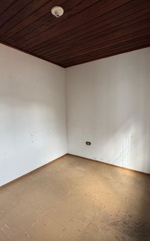 Casa à venda com 80m², 4 quartos e 2 vagas Casa à venda com 80m², 4 quartos e 2 vagasQuarto 2