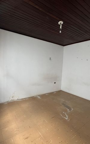 Casa à venda com 80m², 4 quartos e 2 vagas Casa à venda com 80m², 4 quartos e 2 vagasQuarto 4