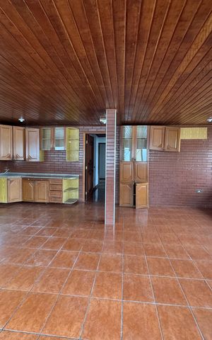 Casa à venda com 80m², 4 quartos e 2 vagas Casa à venda com 80m², 4 quartos e 2 vagasSala/Cozinha