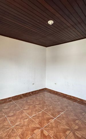 Casa à venda com 80m², 4 quartos e 2 vagas Casa à venda com 80m², 4 quartos e 2 vagasQuarto 1