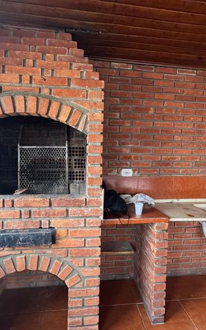 Casa à venda com 80m², 4 quartos e 2 vagas Casa à venda com 80m², 4 quartos e 2 vagasChurrasqueira