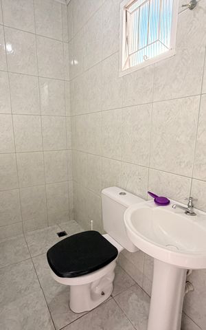 Casa à venda com 148m², 3 quartos e 3 vagasBanheiro Externo
