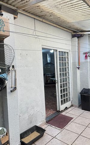 Casa à venda com 220m², 3 quartos e 2 vagas Casa à venda com 220m², 3 quartos e 2 vagasÁrea de Serviço