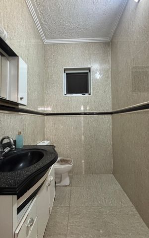 Casa à venda com 220m², 3 quartos e 2 vagas Casa à venda com 220m², 3 quartos e 2 vagasLavabo