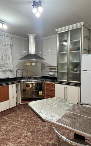 Casa à venda com 220m², 3 quartos e 2 vagas Casa à venda com 220m², 3 quartos e 2 vagasCozinha