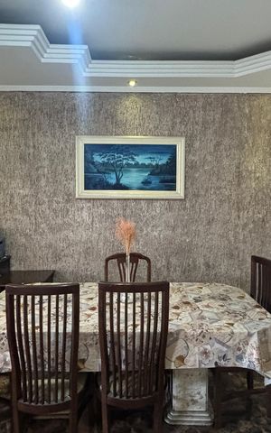 Casa à venda com 220m², 3 quartos e 2 vagas Casa à venda com 220m², 3 quartos e 2 vagasSala - Sala de Jantar