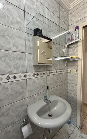 Casa à venda com 220m², 3 quartos e 2 vagas Casa à venda com 220m², 3 quartos e 2 vagasBanheiro